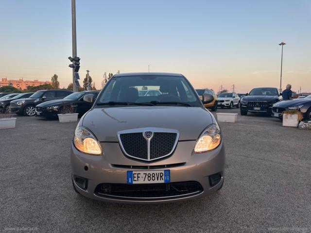 Auto - Lancia ypsilon 1.3 mjt 75 cv diva