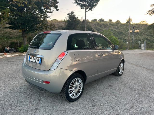 Auto - Lancia ypsilon 1.3 mjt 75 cv diva