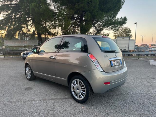 Auto - Lancia ypsilon 1.3 mjt 75 cv diva
