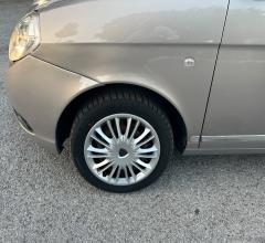 Auto - Lancia ypsilon 1.3 mjt 75 cv diva