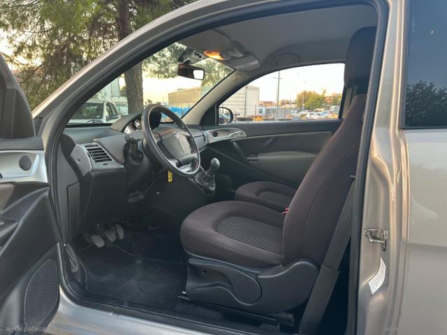 Auto - Lancia ypsilon 1.3 mjt 75 cv diva