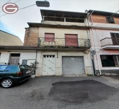 Appartamenti in Vendita - Casa indipendente in vendita a polistena semicentrale