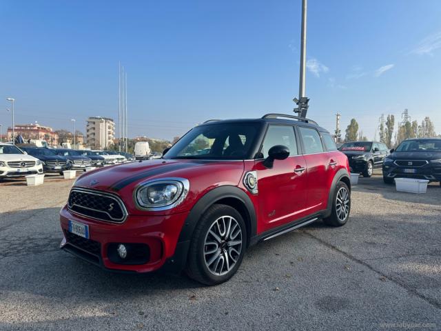 Auto - Mini mini cooper se bus. countrym.all4 aut