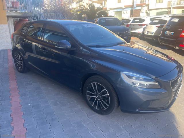 Auto - Volvo v40 d2 inscription