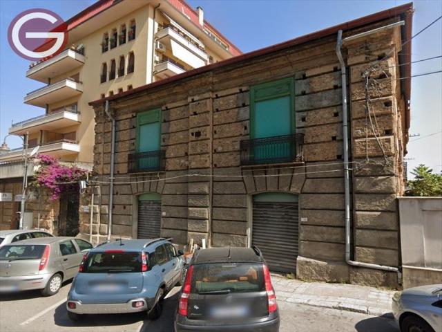 Locale commerciale in affitto a taurianova centrale