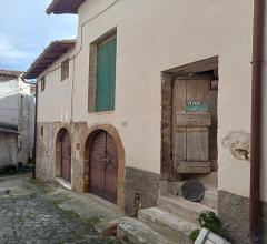 Appartamenti in Vendita - Casa indipendente in vendita a tione degli abruzzi centro storico