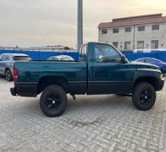 Auto - Dodge ram pick-up 4x4