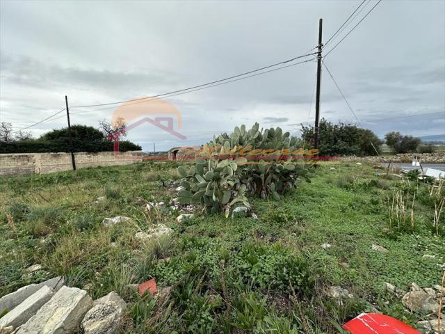 Appartamenti in Vendita - Terreno edificabile in vendita a siracusa via elorina