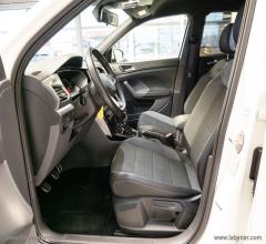 Auto - Volkswagen t-cross 1.6 tdi r-line