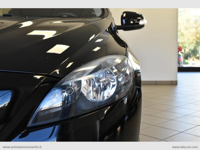 Auto - Volvo v40 d2 1.6 summum