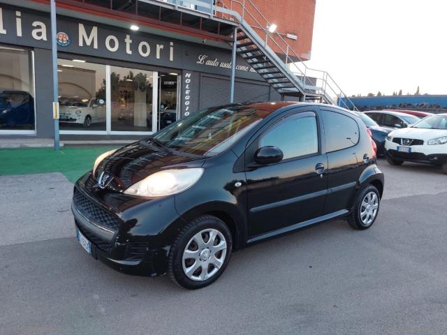 Peugeot 107 1.0 68 cv 3p. sweet years 2tronic