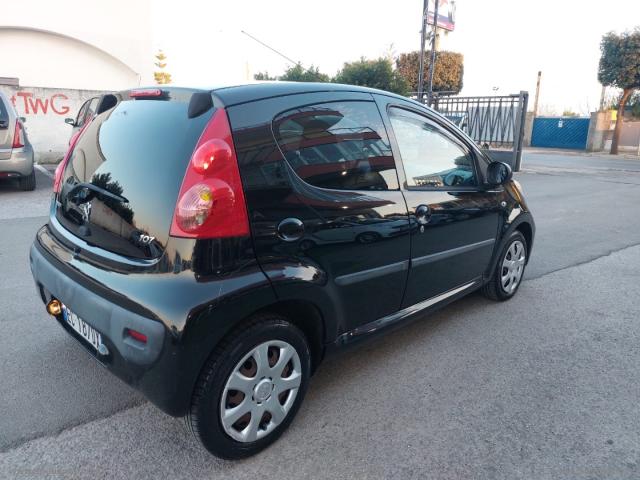 Auto - Peugeot 107 1.0 68 cv 3p. sweet years 2tronic