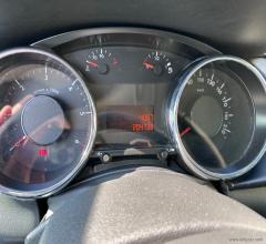 Auto - Peugeot 3008 1.6 hdi 112 cv business