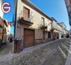 Appartamenti in Vendita - Casa indipendente in vendita a polistena centro storico