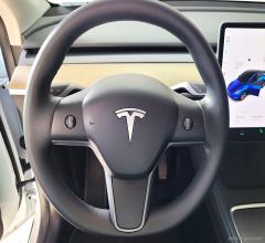 Auto - Tesla model y long range awd