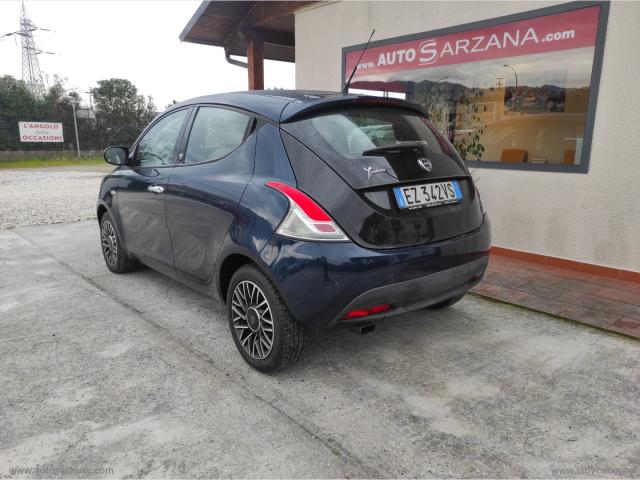 Auto - Lancia ypsilon 1.2 69 cv 5p. gold
