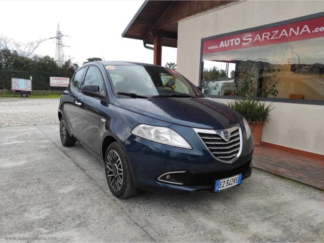 Auto - Lancia ypsilon 1.2 69 cv 5p. gold