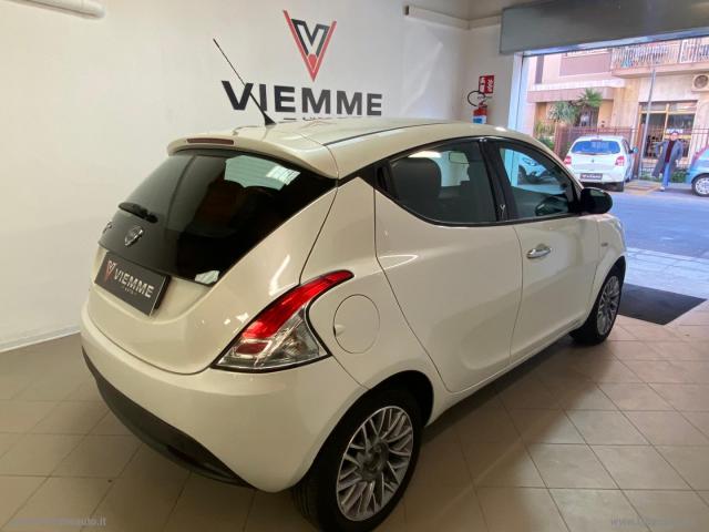 Auto - Lancia ypsilon 1.3 mjt 95 cv 5p. s&s platinum