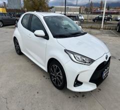 Auto - Toyota yaris 1.5 hybrid 5p. trend