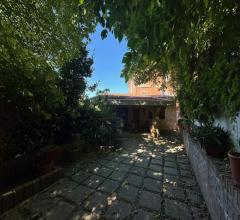 Appartamenti in Vendita - Casa indipendente in vendita/locazione a chieti zona terminal