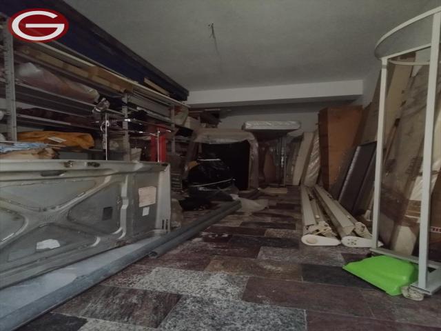 Appartamenti in Vendita - Garage in vendita a taurianova zona semicentrale