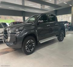 Auto - Toyota hilux 2.4 d-4d a/t 4wd 4p. dc executive