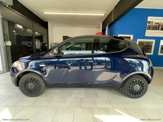 Auto - Lancia ypsilon 1.0 firefly 5ps&s hyb. eco silv.