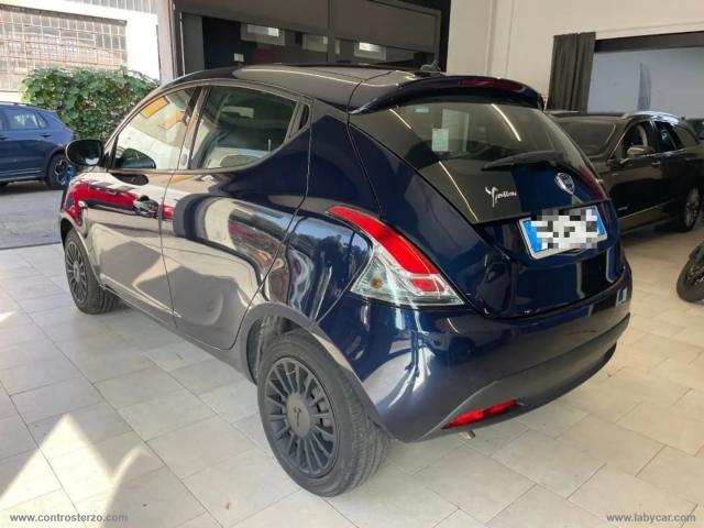 Auto - Lancia ypsilon 1.0 firefly 5ps&s hyb. eco silv.