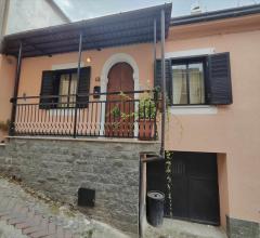 Appartamenti in Vendita - Casa indipendente in vendita a figline vegliaturo centro zona villetta