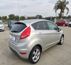 Auto - Ford fiesta 1.4 5p. bz.- gpl titanium