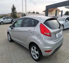 Auto - Ford fiesta 1.4 5p. bz.- gpl titanium