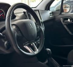 Auto - Peugeot 208 puretech 82 5p. allure