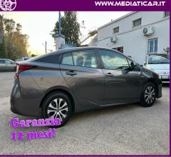 Auto - Toyota prius 1.8 active