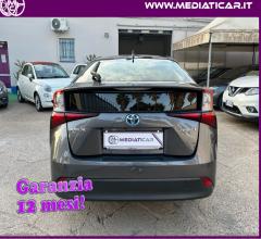 Auto - Toyota prius 1.8 active