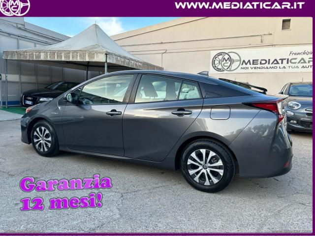 Auto - Toyota prius 1.8 active