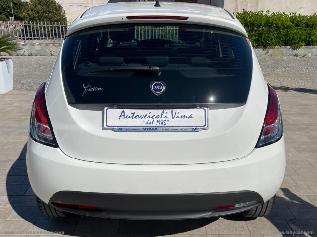Auto - Lancia ypsilon 1.2 69 cv 5p. gpl ecochic ele.bl