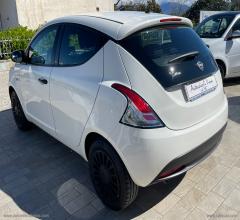 Auto - Lancia ypsilon 1.2 69 cv 5p. gpl ecochic ele.bl