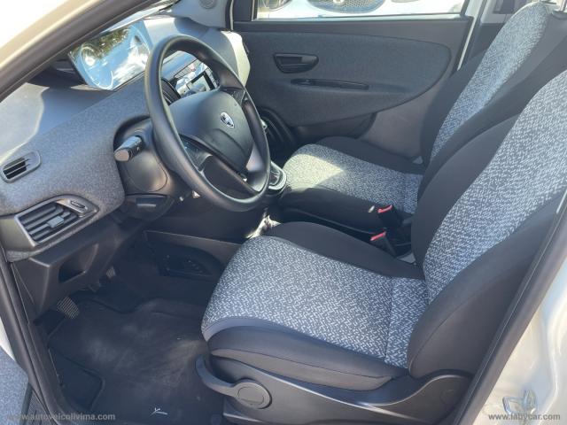 Auto - Lancia ypsilon 1.2 69 cv 5p. gpl ecochic ele.bl