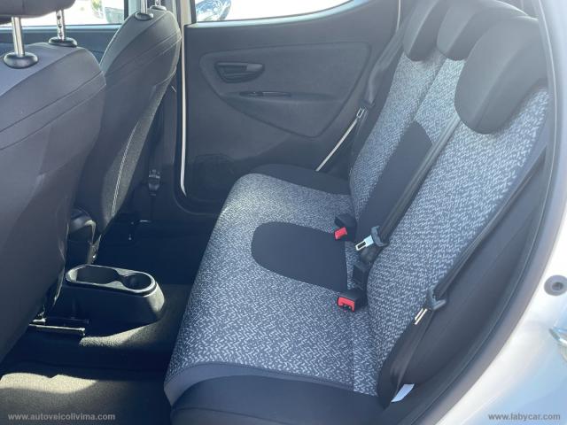 Auto - Lancia ypsilon 1.2 69 cv 5p. gpl ecochic ele.bl