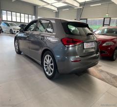 Auto - Mercedes-benz a 180 d automatic business