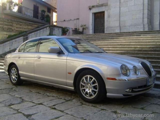 Auto - Jaguar s-type