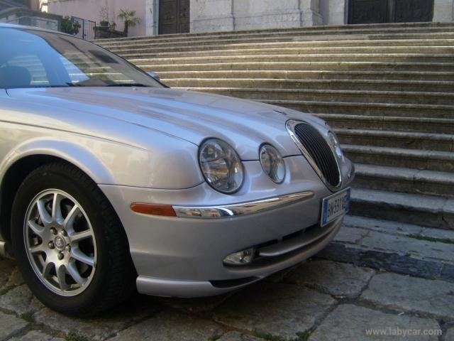 Auto - Jaguar s-type