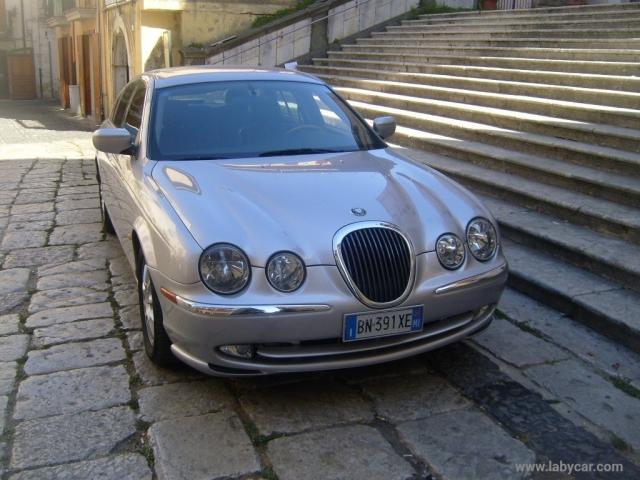 Auto - Jaguar s-type