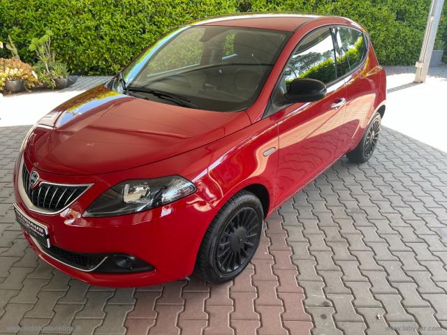 Auto - Lancia ypsilon 1.0 firefly 5ps&s hyb. eco silv.