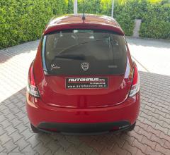 Auto - Lancia ypsilon 1.0 firefly 5ps&s hyb. eco silv.