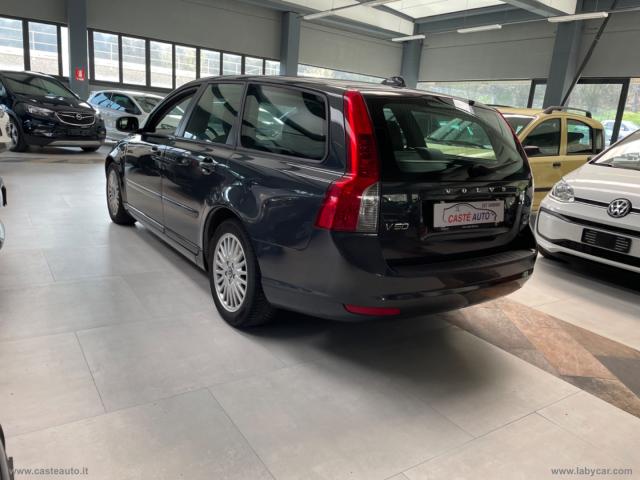 Auto - Volvo v50 1.6 d drive momentum