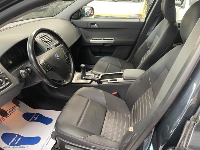 Auto - Volvo v50 1.6 d drive momentum
