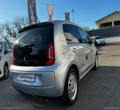 Auto - Volkswagen 1.0 75 cv 3p. high up!