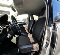 Auto - Volkswagen 1.0 75 cv 3p. high up!