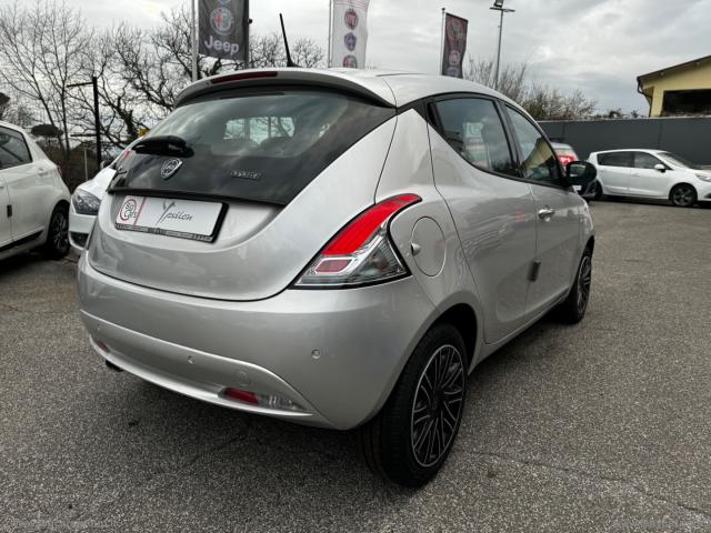 Auto - Lancia ypsilon 1.0 firefly 5p.s&s hyb. eco gold